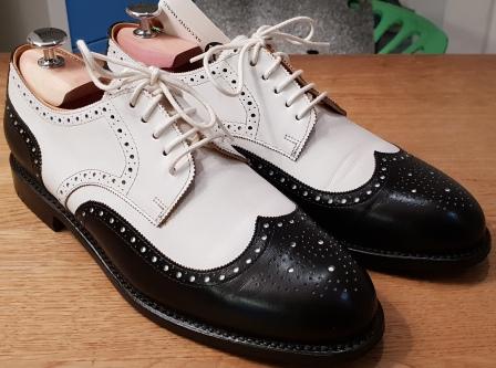 Damenschuhe: Black & White.