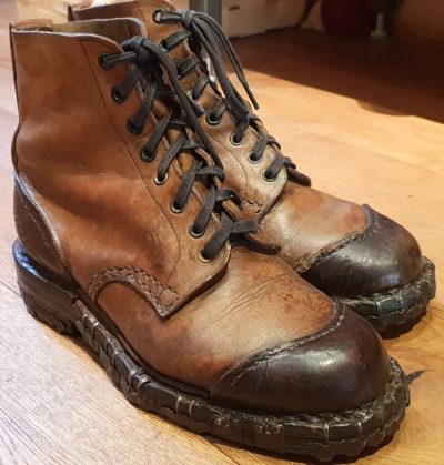 Historische Bergsteiger-Stiefel anno 1930.